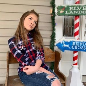 Meet your Posher, Leila